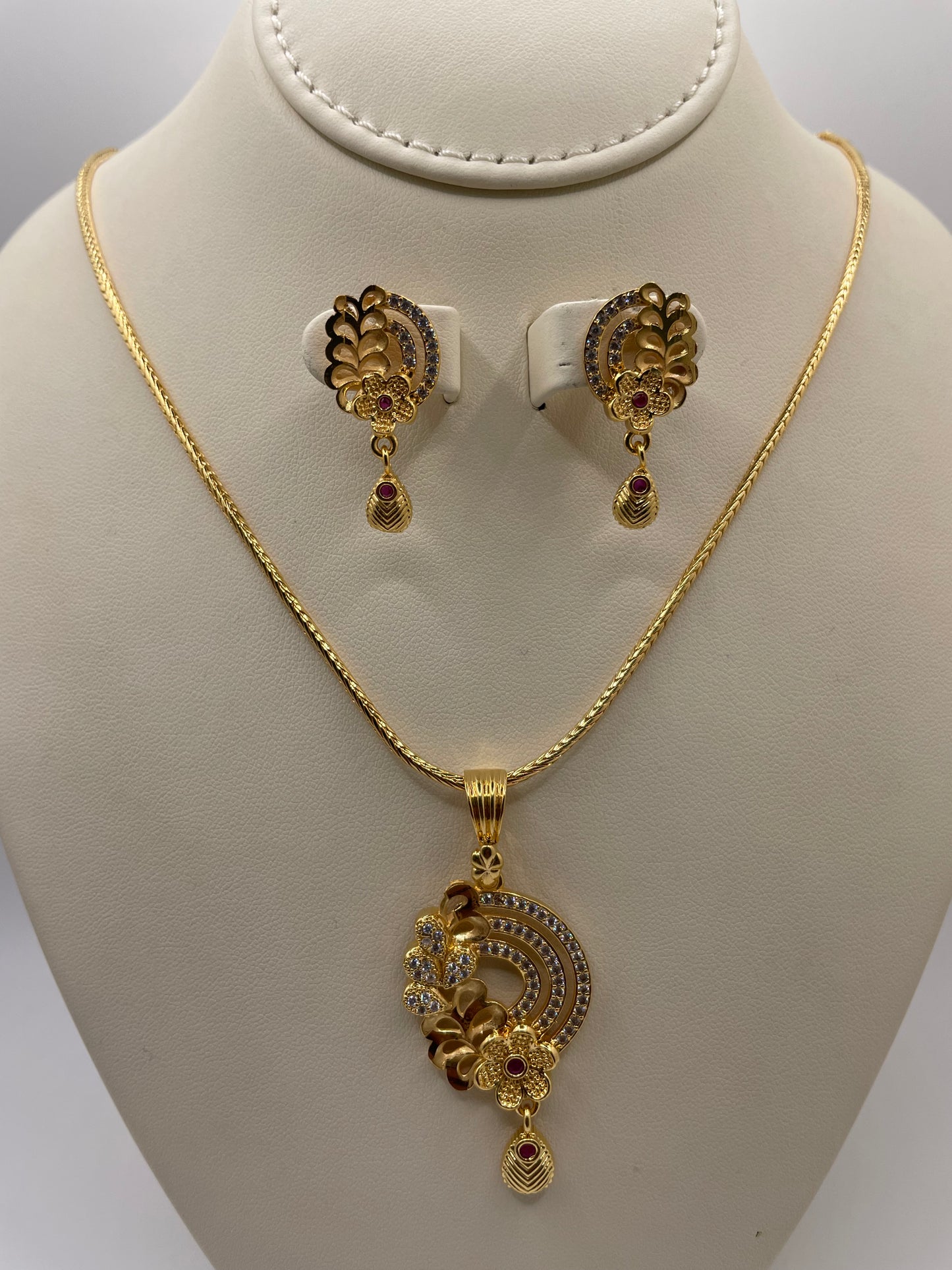 PENDANT EARRING NECKLACE SET