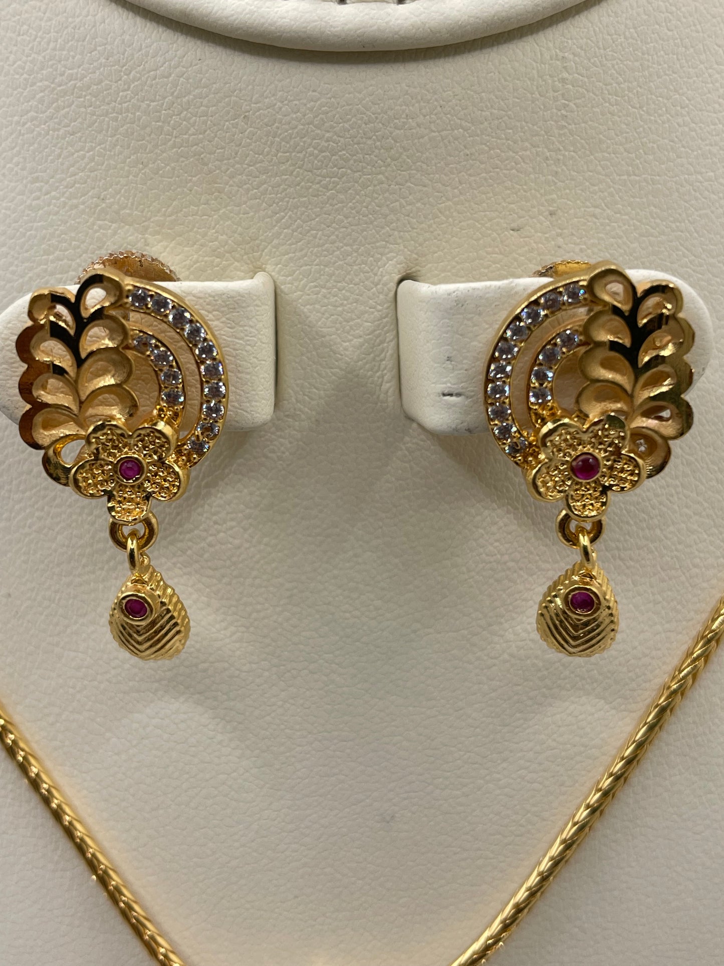 PENDANT EARRING NECKLACE SET