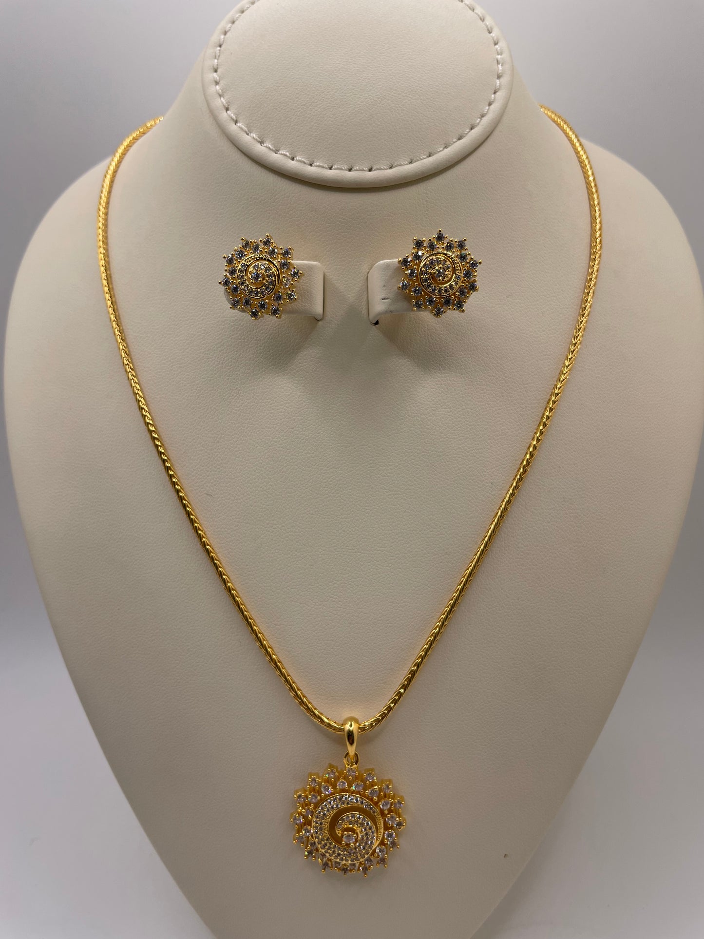 NECKLACE AND EARRING SET